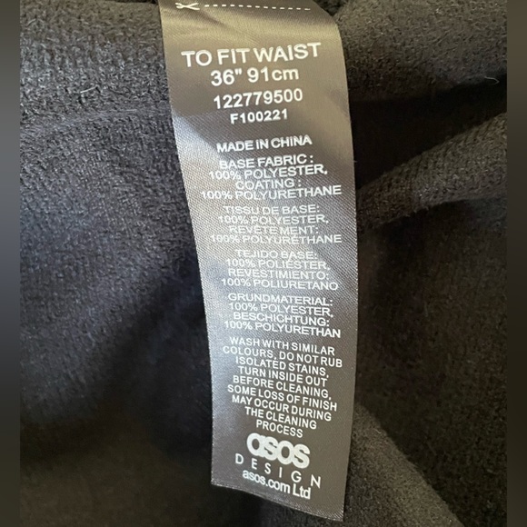 NWOT Asos Design Black Faux Leather Vegan Shorts Sz 36 - Picture 9 of 10